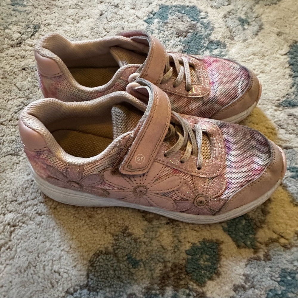 🌟3/$20🌟 Stride Rite sneakers size 1W